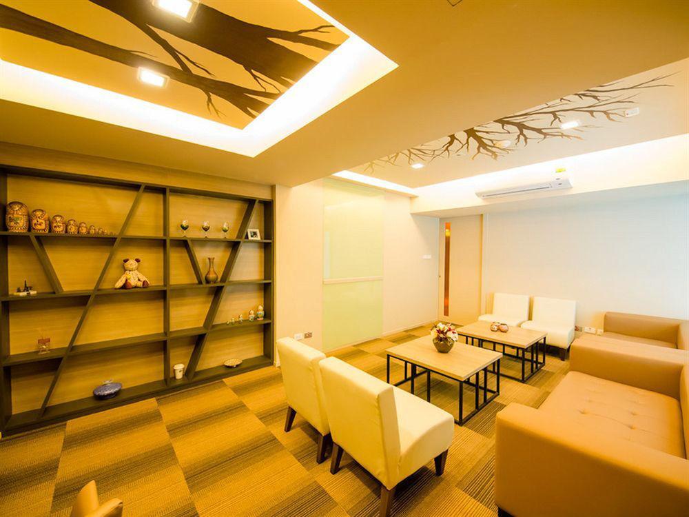 Myhotel Cmyk@Ratchada Бангкок Екстер'єр фото